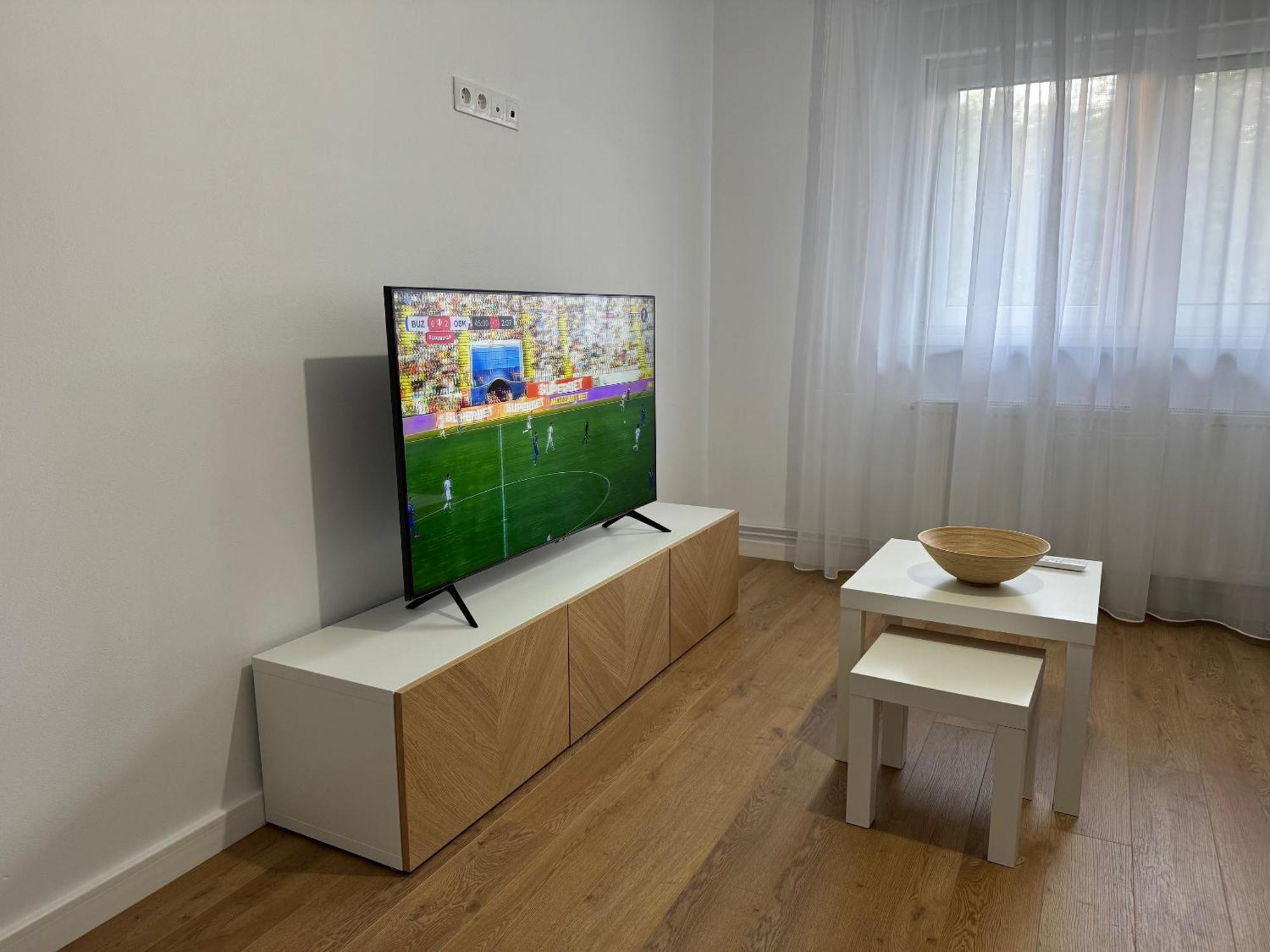 Central Studio Medias Luaran gambar